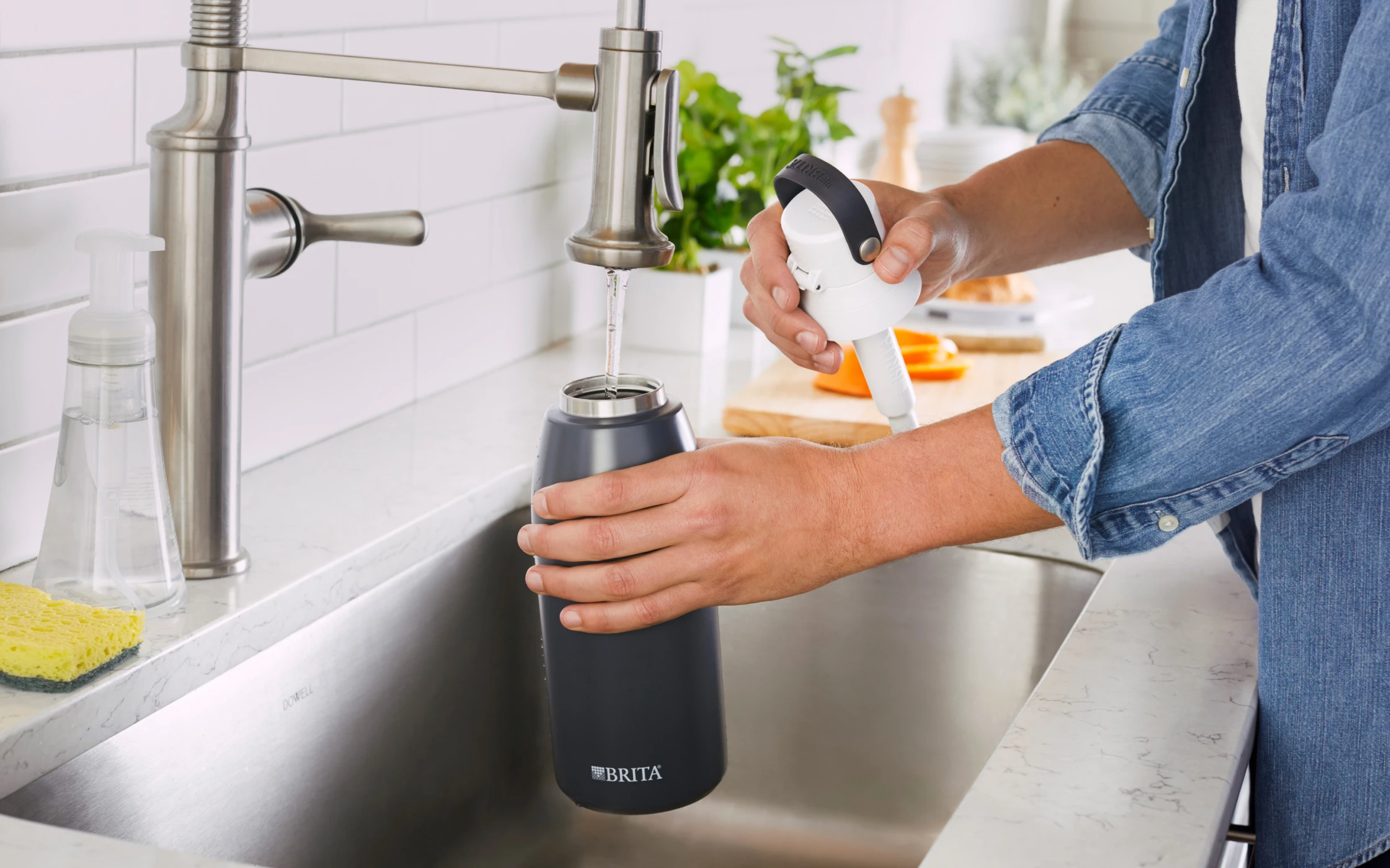 Brita Premium Filtering Water Bottle - Stainless Steel, 32oz - Carbon - Image 3
