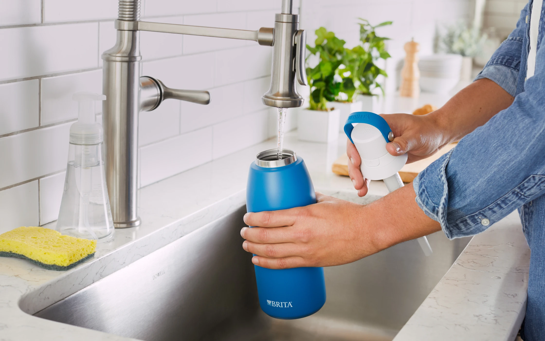 Brita Premium Filtering Water Bottle - Stainless Steel, 32oz - Marina - Image 3